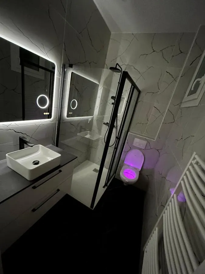 Ferienwohnung Luxury Monaco ! 7 Mins Walk To Casino Square ! 15 Secondes To Monaco !! Beausoleil Apartment