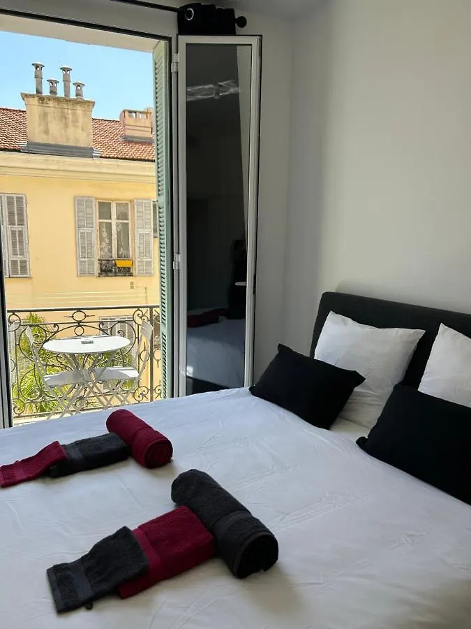 Ferienwohnung Luxury Monaco ! 7 Mins Walk To Casino Square ! 15 Secondes To Monaco !! Beausoleil